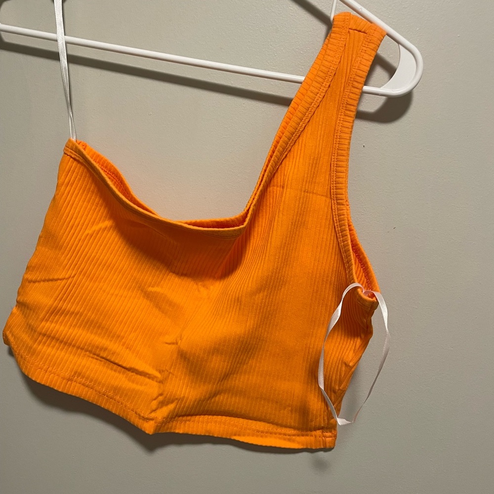 One shoulder top